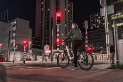 AXA Juno Battery - Fiets Achterlicht - LED Fietsverlichting Op Batterij - 80 Mm - Rood -Fietsenreeksen Winkel 1200x800 205